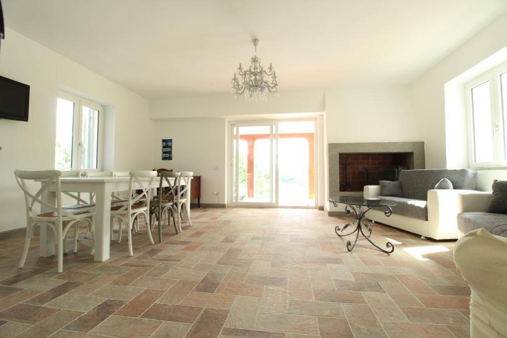 Luxury Villa Arianna Tarano Luaran gambar